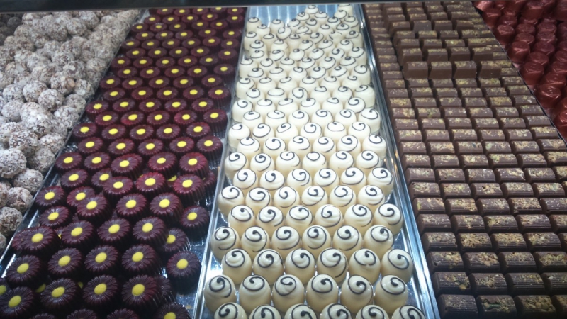 chocolaterie-LES ARCS-min_chocolates_milk_chocolate_white_chocolate_truffles_candy_food_treat_cacao-1213769